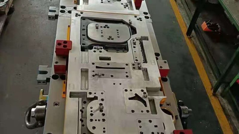 吹塑模具设计：十大关键点解析